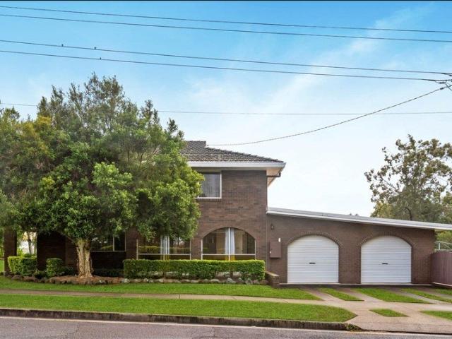 Comfortable & Convenient with Additional Downstairs Living