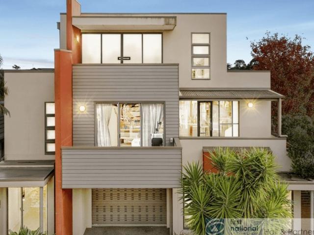 Comfortable & Convenient Living in the Heart of Dandenong