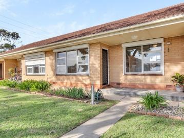 Comfortable & Convenient Living in the Heart of Findon