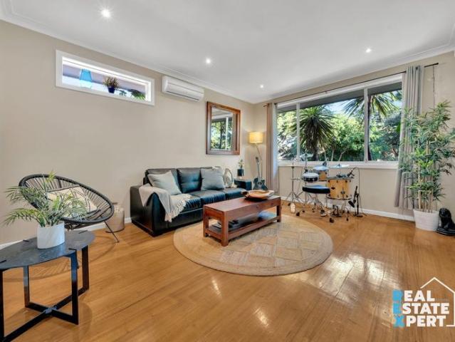 Comfortable & Convenient Living in the Heart of Hallam