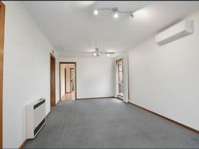 Comfortable & Convenient Living in the Heart of Highton