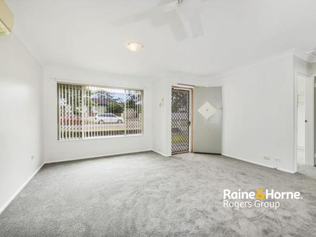 Comfortable & Convenient Living in the Heart of Lake Haven