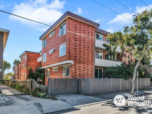 Comfortable & Convenient Living in the Heart of St Kilda