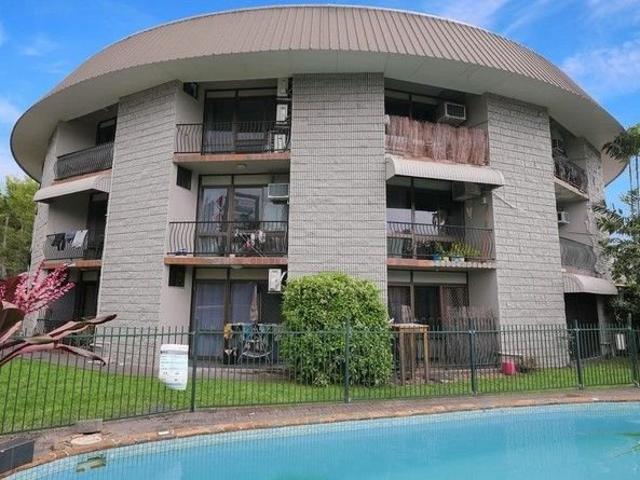 Comfortable, Convenient Living in Central Cairns