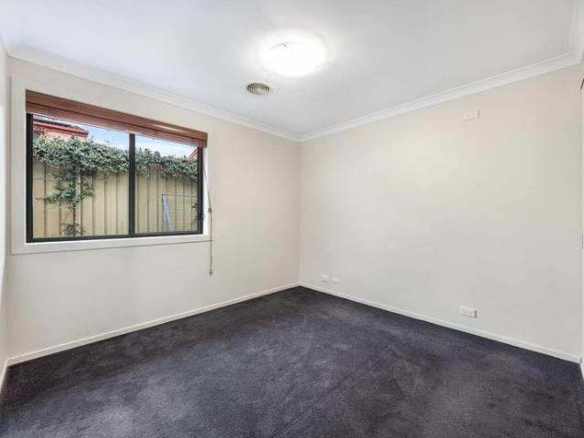 Comfortable & Convenient Living in Crestwood