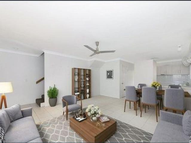 Comfortable & Convenient Living in Quiet Rosslea