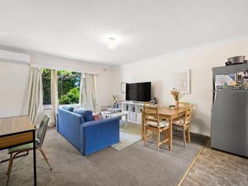 Comfortable & Convenient Living in Sought After Ovingham