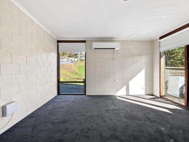 Comfortable & Convenient Riverside Living