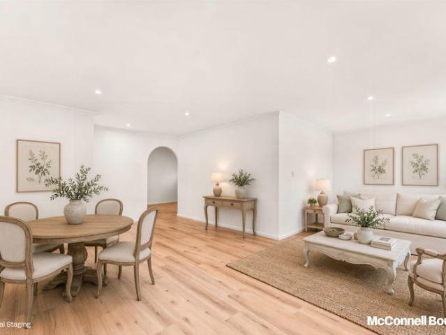 Comfortable & Convenient Single Level Family Home