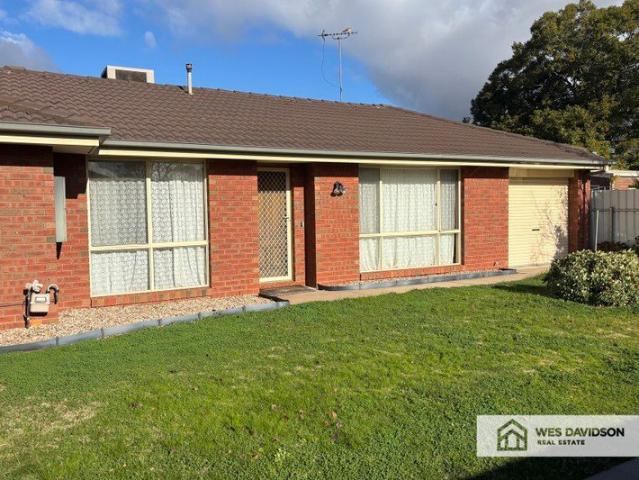 Comfortable & Convenient Two Bedroom Home