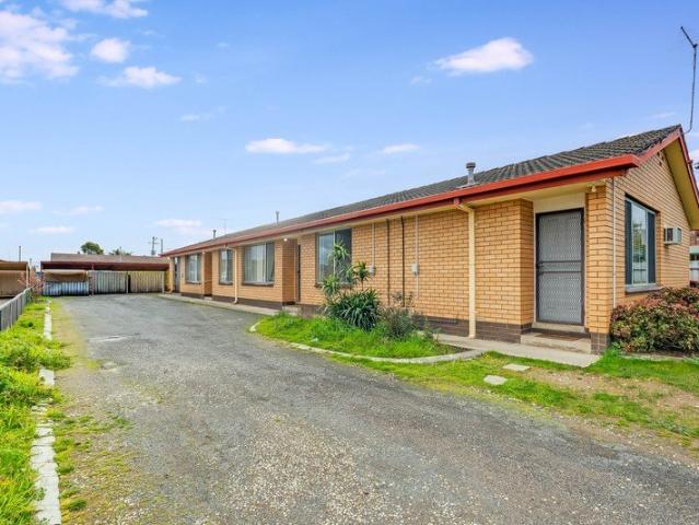 Comfortable & Convenient Two Bedroom Unit