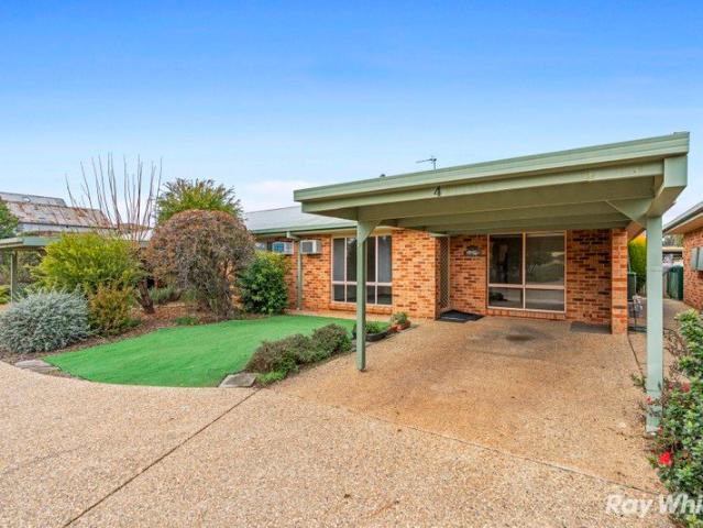 Comfortable & Convenient Two Bedroom Unit