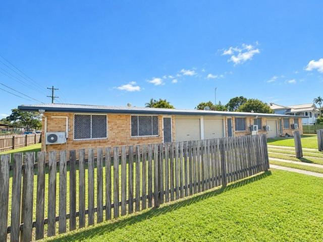 Comfortable & Convenient Two Bedroom Unit Close to Everything