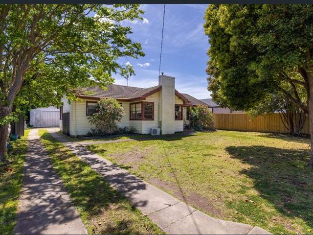 Comfortable & Convenient Three Bedroom Home
