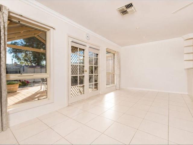 Comfortable & Convenient Townhouse Living