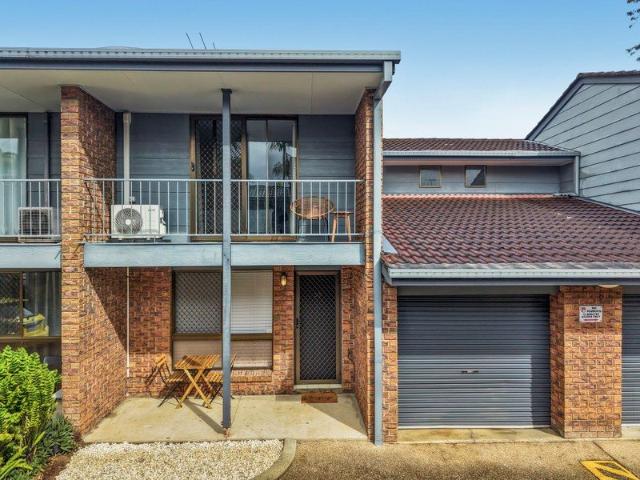 Comfortable & Convenient Townhouse Living