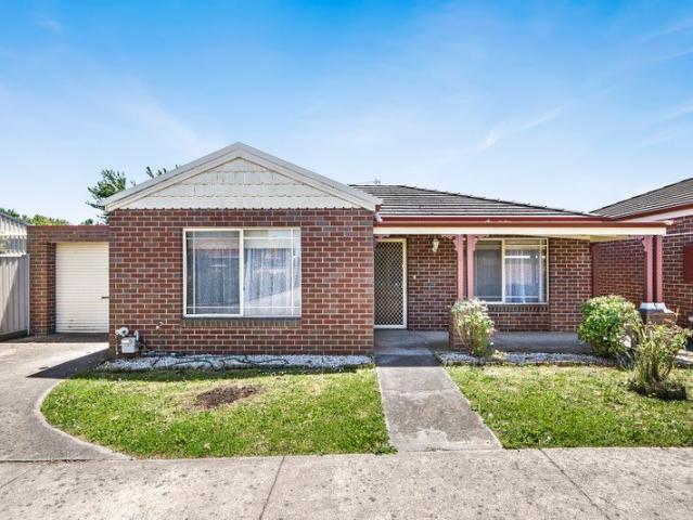Comfortable & Convenient Townhouse Living