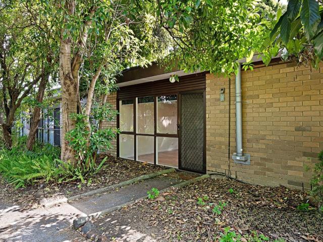 Comfortable & Convenient 2 Bedroom Unit!