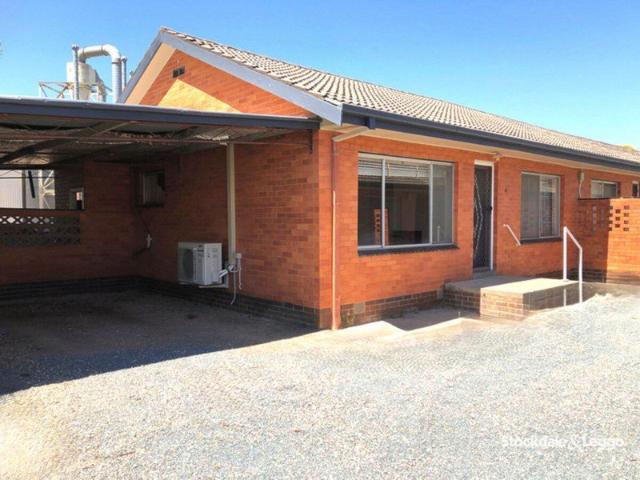 COMFORTABLE & CONVENIENT 2 BEDROOM UNIT