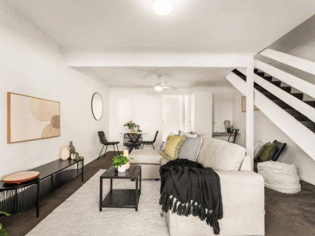 Comfortable & Convenient 2 Bedroom Unit