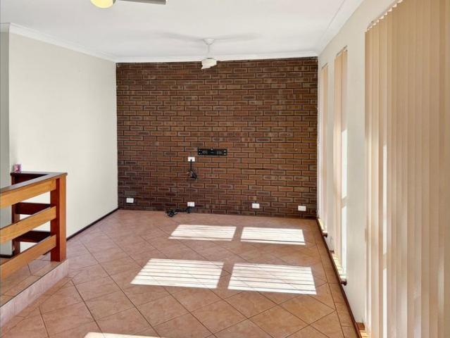 Comfortable & Convenient 3 Bedroom Home in Sought After Craigie
