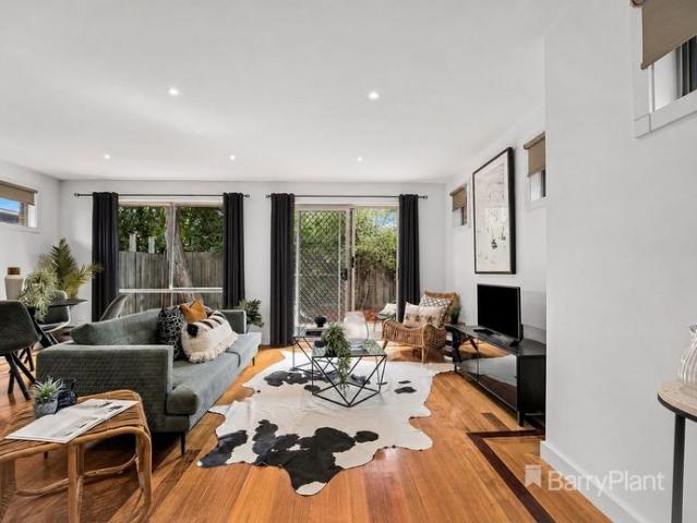 Comfortable Coastal Living in Convenient Carrum