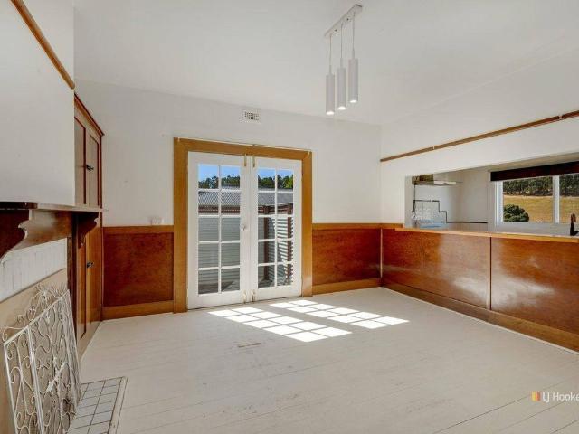 Comfortable Cottage Close to Burnie