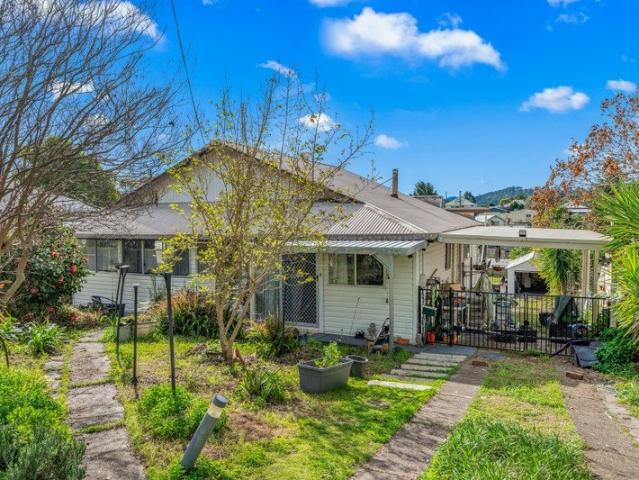 Comfortable Country Living with Endless Potential on a 948sqm Block