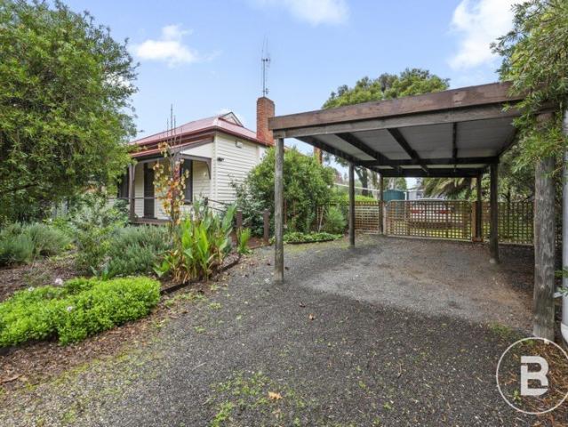 Comfortable Country Living in a Community People Choose to Call Home