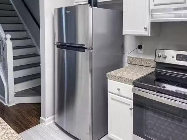 Comfortable & cozy Atlanta Duplex / Multiplex with Workspace.