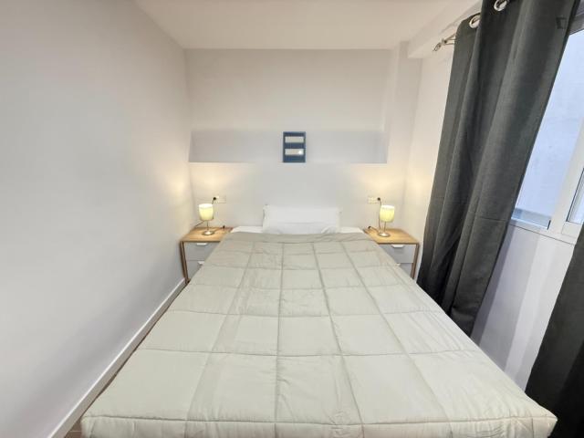 Comfortable double bedroom close to the city center