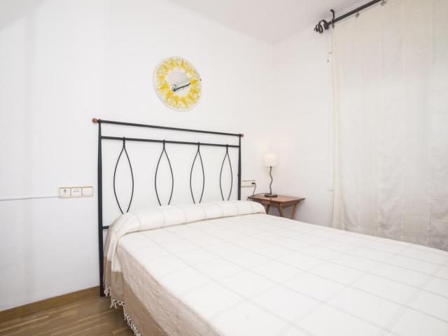 Comfortable double bedroom in El coll