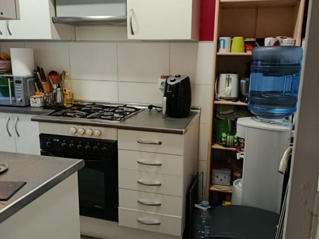 Comfortable double bedroom in fully furnished apartment close to La Sagrera metro station
