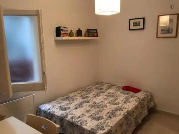 Comfortable double bedroom in La Bonanova