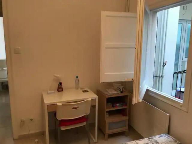 Comfortable double bedroom in La Bonanova
