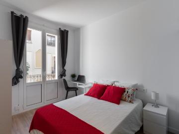 Comfortable double ensuite bedroom in Vila de Gràcia