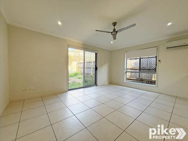 Comfortable Duplex Living in a Convenient Location!