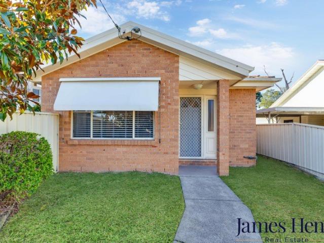 COMFORTABLE, EASY CARE LIVING IN THE HEART OF BERESFIELD