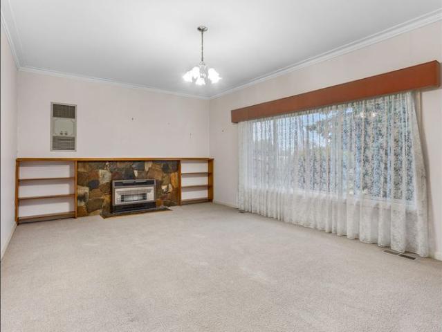 COMFORTABLE FAMILY HOME
