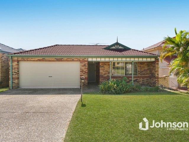 COMFORTABLE FAMILY HOME WITH A GREAT BACKYARD IN A CONVENIENT LOCATION