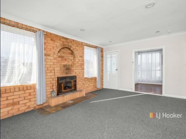 Comfortable Family Home with Deck, Shed and Great Location
