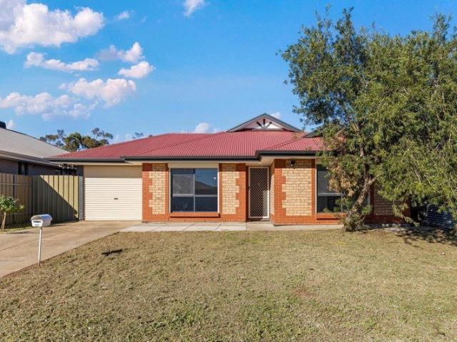 Comfortable Family Home with Generous Outdoor Space