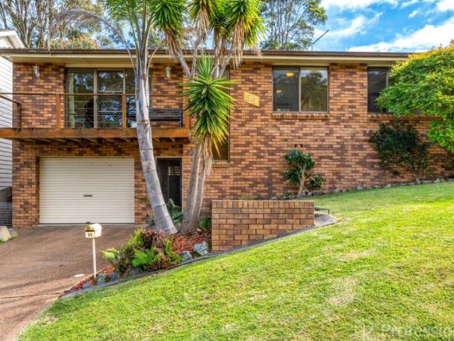 Comfortable Family Home with Generous Indoor Outdoor Living
