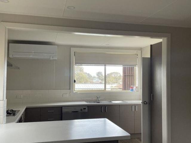 Comfortable Family Home with Grampians Views