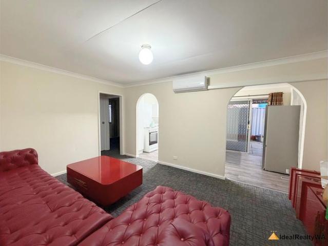 Comfortable Family Home with Large Covered Patio