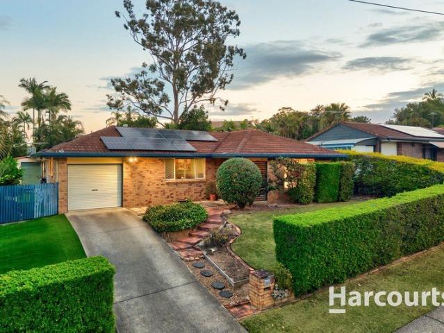 Comfortable Family Home with Versatile Outdoor Spaces