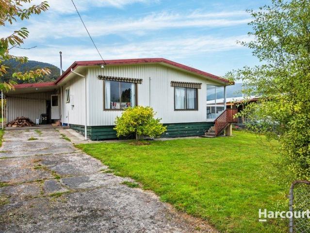 Comfortable Family Home and Consistent Returns!