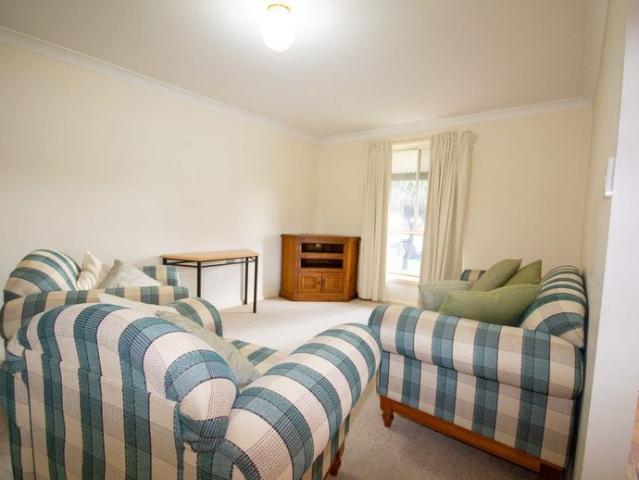COMFORTABLE FAMILY HOME CLOSE TO THE CBD