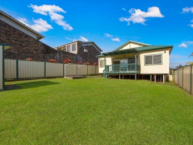 COMFORTABLE FAMILY HOME CLOSE TO MINGARA & BEACHES