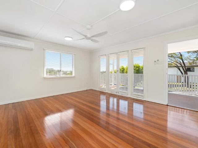 Comfortable Family Home in the Mansfield State High School Catchment